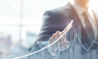 新华社权威快报｜三季度178亿人次出入境 免签入境外国人同比增483%